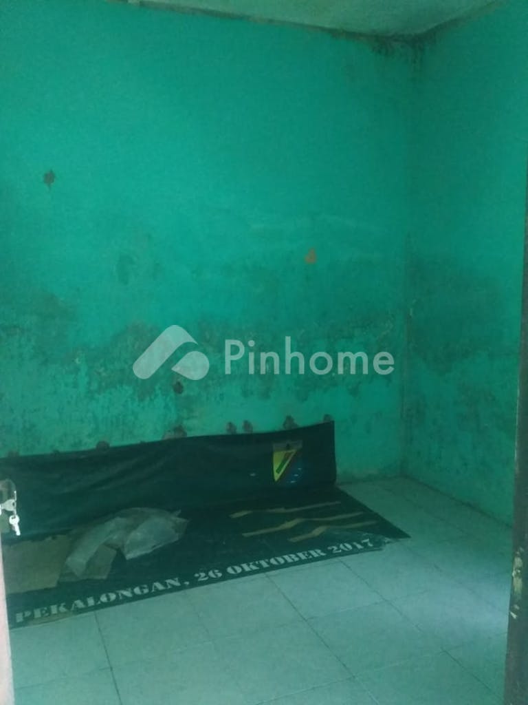 dijual rumah nyaman dan asri dekat perbelanjaan di perum bumi rejo damai  brd  residence blok i8 no  7 - 6