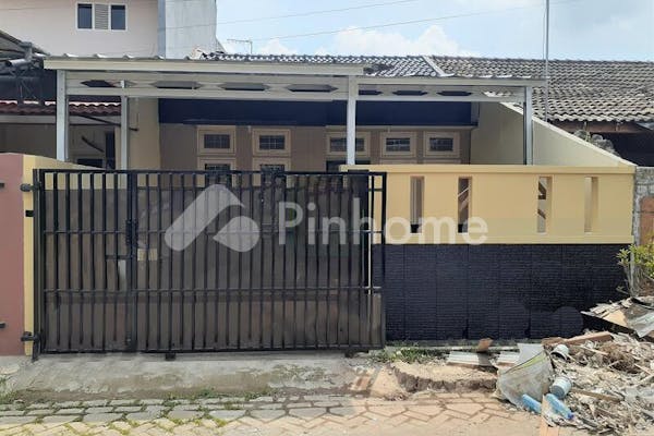 dijual rumah nyaman dan asri dekat perbelanjaan di taman harapan baru   area harapan indah - 1