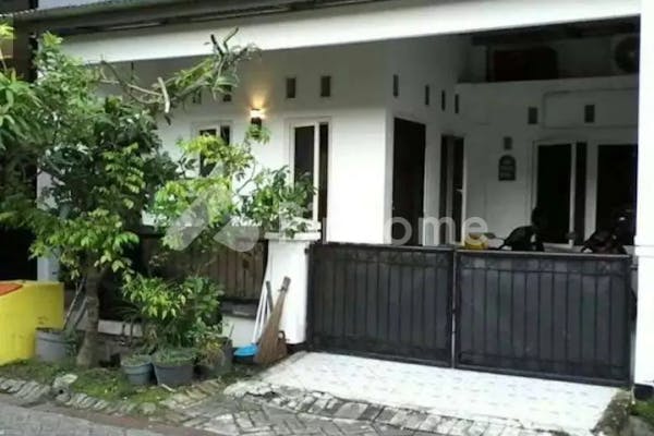 dijual rumah lokasi bagus dekat kesehatan di griya pesona asri rungkut surabaya  jl  medayu pesona i - 1