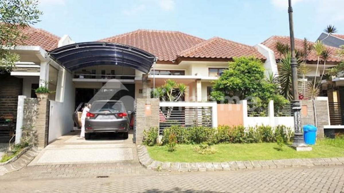 Dijual Rumah Siap Huni di Istana Dieng, Jl. Bukit Dieng Raya 3 - Gambar 1