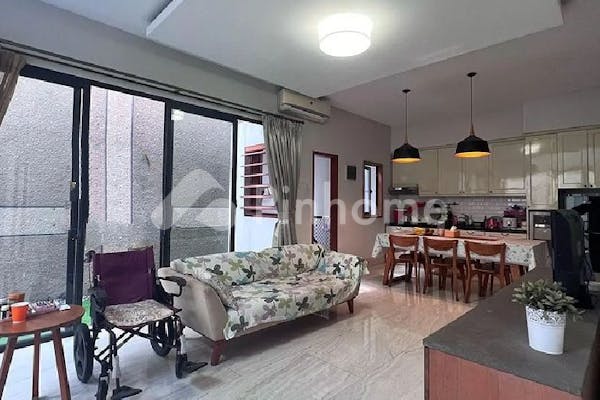 dijual rumah nyaman dan asri di jalan rc veteran  bintaro - 2