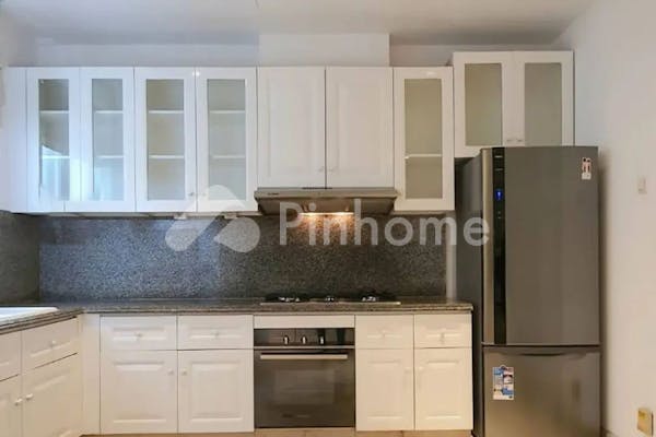 dijual apartemen lingkungan nyaman di apartemen darmawangsa residence - 4