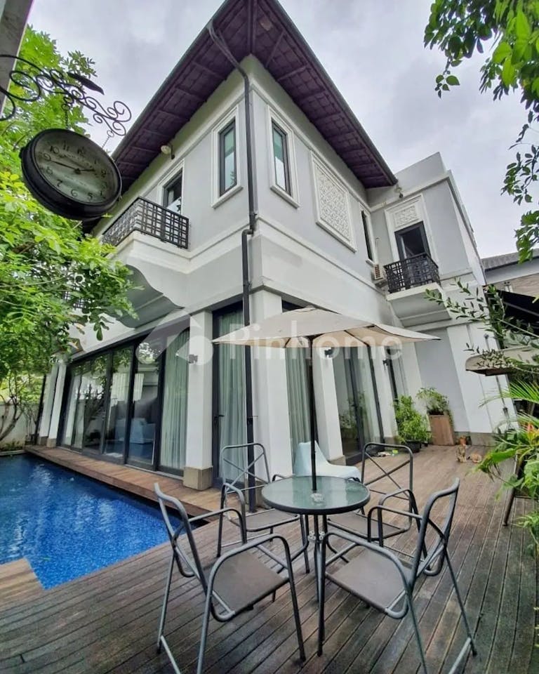 dijual rumah nyaman dan asri di  kemang - 1