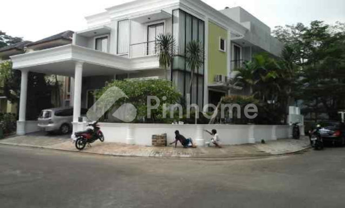 Dijual Rumah Lokasi Strategis di The Green BSD, Vineyard, Cilenggang, Kec. Serpong, Kota Tangerang Selatan, Banten 15310 - Gambar 1