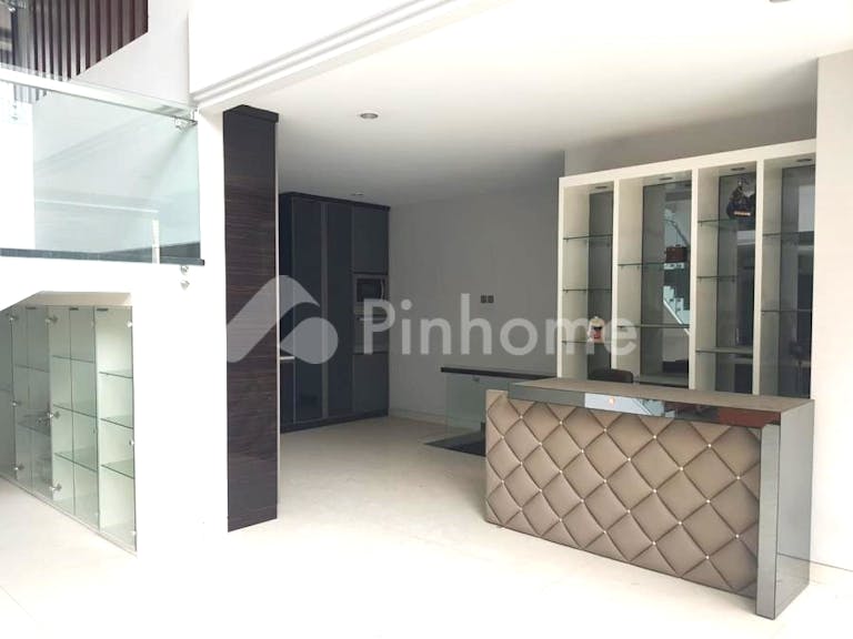 Dijual Rumah Lokasi Strategis di Cluster The Tiara Pondok Hijau Golf, Jalan Tiara Raya - Gambar 4