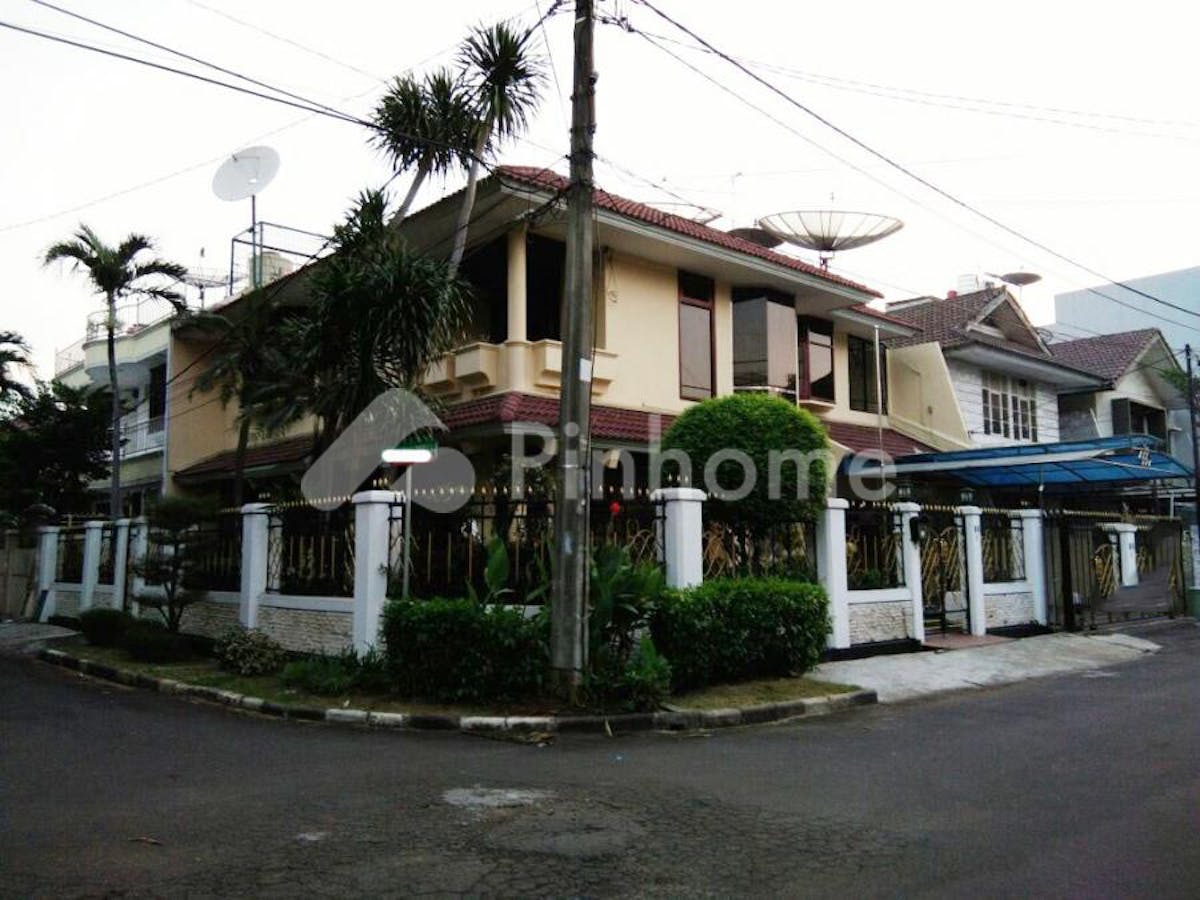Disewakan Rumah Lokasi Strategis di Gading Kirana Timur, Jakarta Utara, DKI Jakarta - Gambar 1