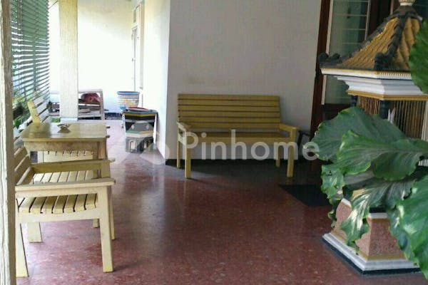 dijual rumah jarang ada di jl  blambangan no  27 surabaya pusat - 4