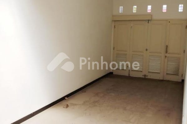 dijual rumah siap huni dekat plaza araya di jl  blimbing indah megah - 7