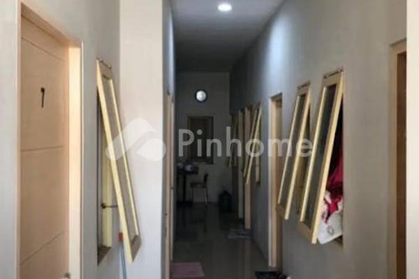 dijual rumah lokasi strategis di jl  kuning tua - 7