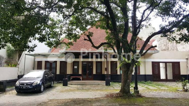 disewakan rumah siap huni dekat brawijaya museum di jl  besar ijen - 1