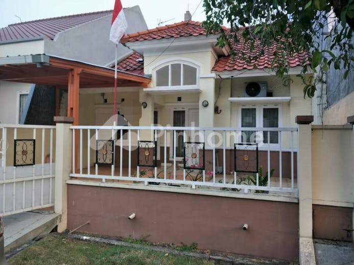 dijual rumah lokasi strategis di taman sari - 1