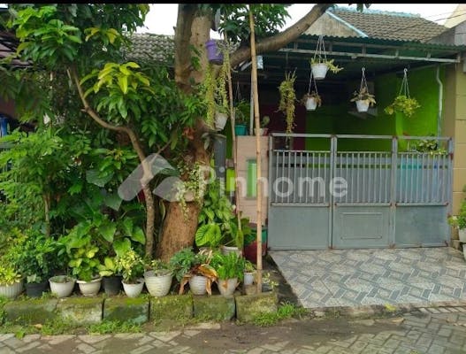 dijual rumah nyaman dan asri di  perum the graha tropodo krian - 1