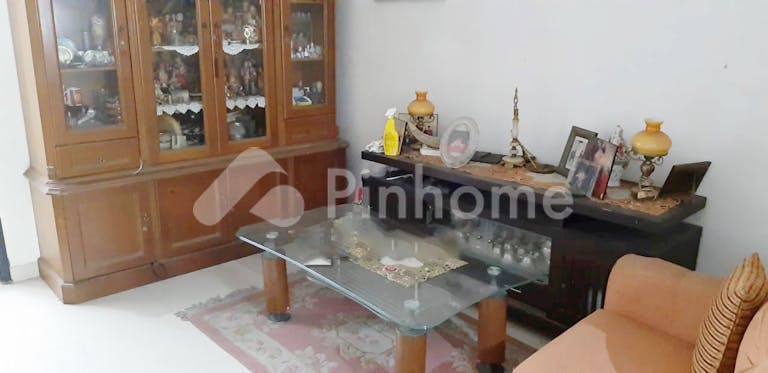 dijual rumah siap pakai di jagakarsa - 2