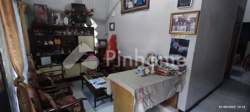 dijual rumah sangat cocok untuk investasi di jl  kramat sentiong - 9