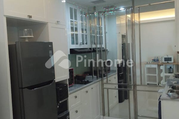 disewakan apartemen 2br full furnished murah di casa grande residence phase 2 - 3