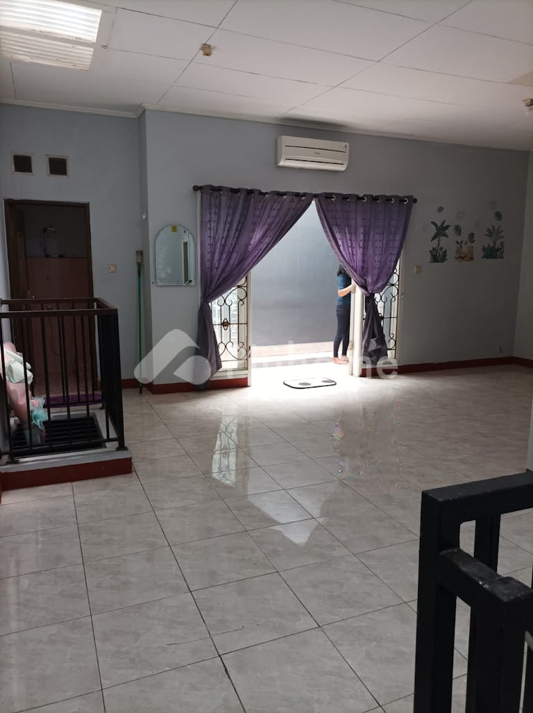 dijual rumah bagus rapih 1 5 lantai di cluster taman sari bekasi - 5