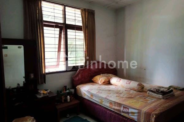 dijual rumah 2 lantai hook di taman kopo melati - 5