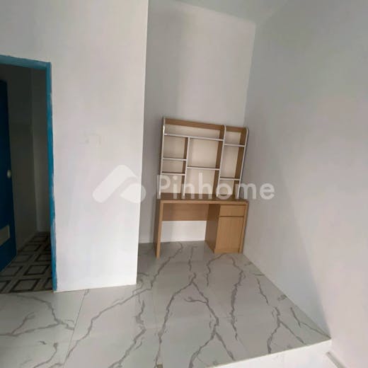 dijual rumah 2 lantai tanpa dp di karangsentosa - 8