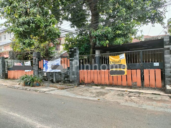 dijual rumah kantor lokasi strategis di jl  h tebet - 4