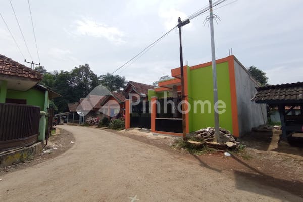 dijual rumah lokasi strategis di jl  cibodas  sirnagalih - 13