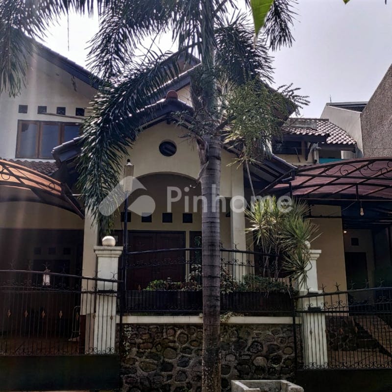 dijual rumah lokasi strategis di jl  bratasena raya - 1