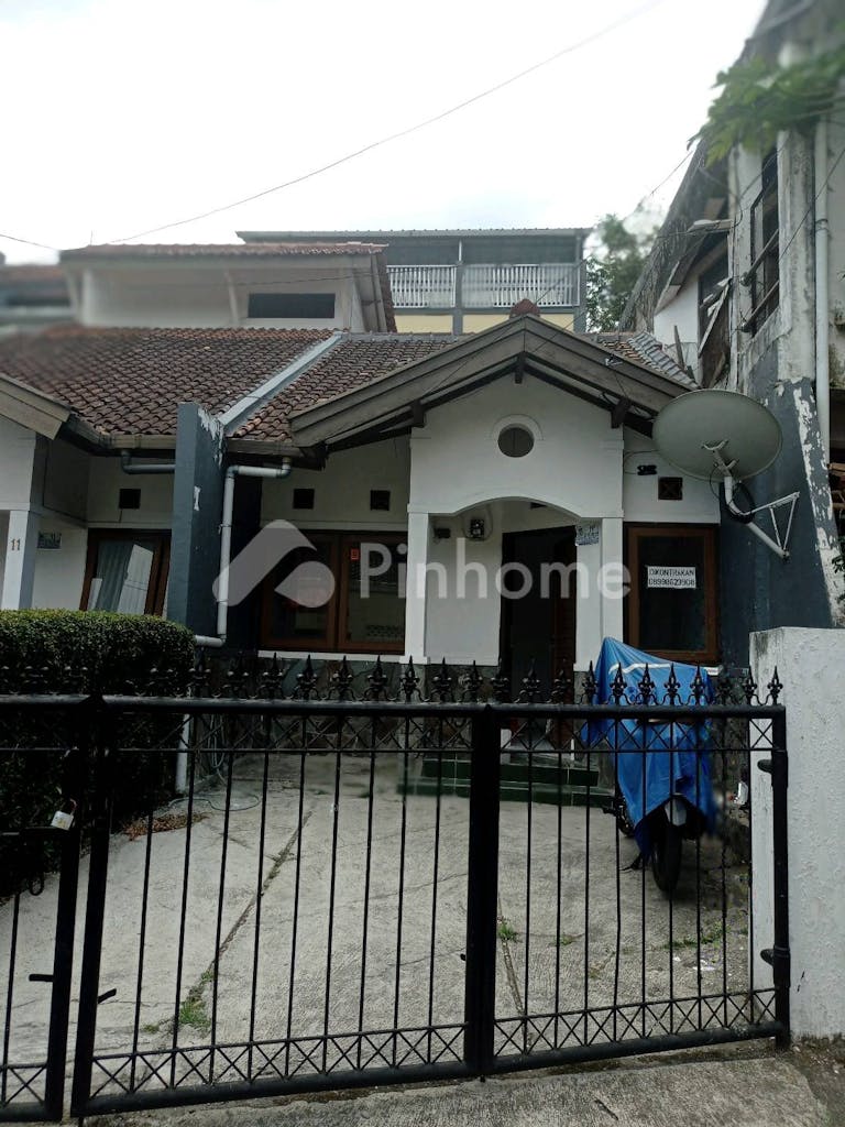 disewakan rumah strategis udara sejuk dago di jalan sukaresmi - 1