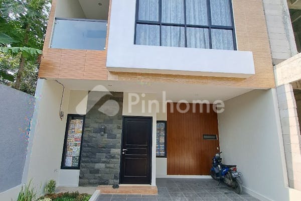 dijual rumah 2 lantai di jaktim di jl lubang buaya - 8