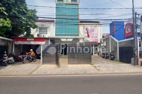 dijual ruko sangat cocok untuk investasi di jl  kh abdullah syafei  rw 5 - 2