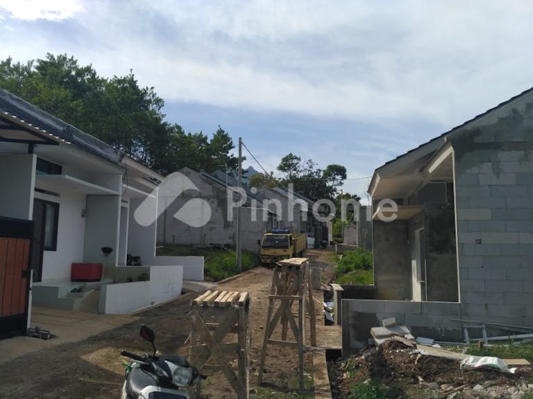 dijual rumah cluster murah spek unggul di jl  cinunuk - 3