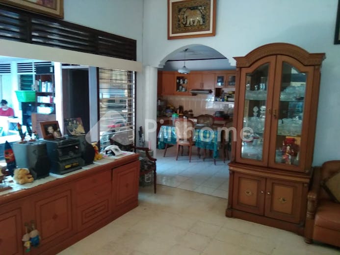 dijual rumah lokasi strategis di pangkalan jati - 6