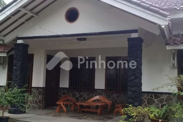 dijual rumah lokasi strategis di pasir angin - 1