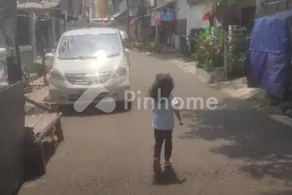 dijual rumah siap huni lokasi strategis di johar baru - 3