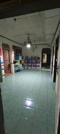 dijual rumah rumah tua besar di tengah kota bekasi di belimbing - 3