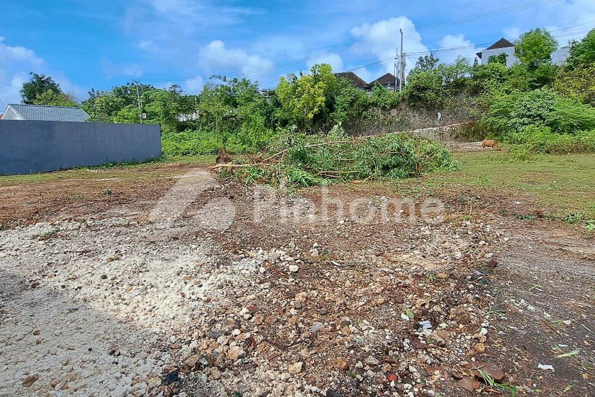 similar property dijual tanah komersial lokasi bagus dekat pantai di jl utama toyaning ii ungasan bali - 1