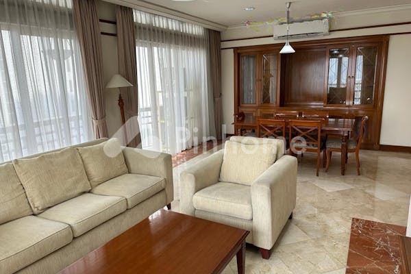 disewakan apartemen 3br full furnished di somerset grand citra jakarta - 3