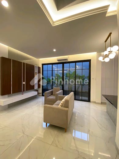 dijual rumah modern full furnished cluster de ghania di jl  purwomukti barat iii - 18