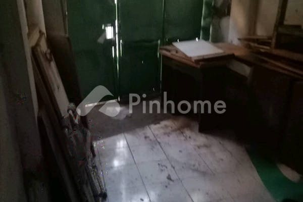 dijual rumah siap pakai di johar baru utara iv - 20