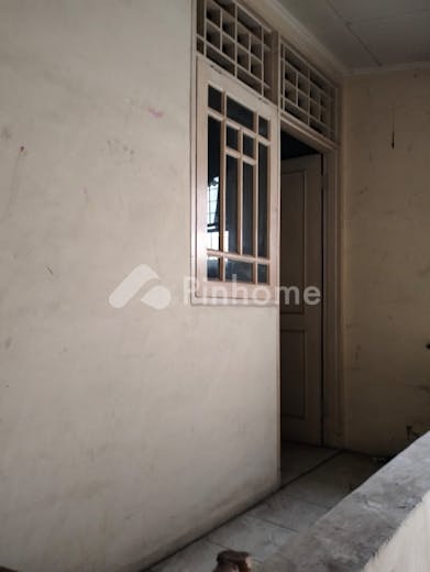 dijual rumah 2kt 108m2 di taman surya 3 jakarta barat - 6