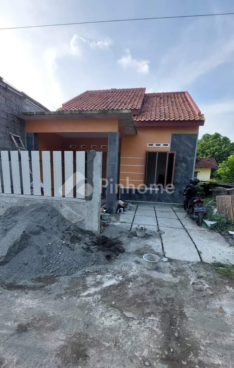 dijual rumah siap huni dekat rs di komplek setramurni - 1