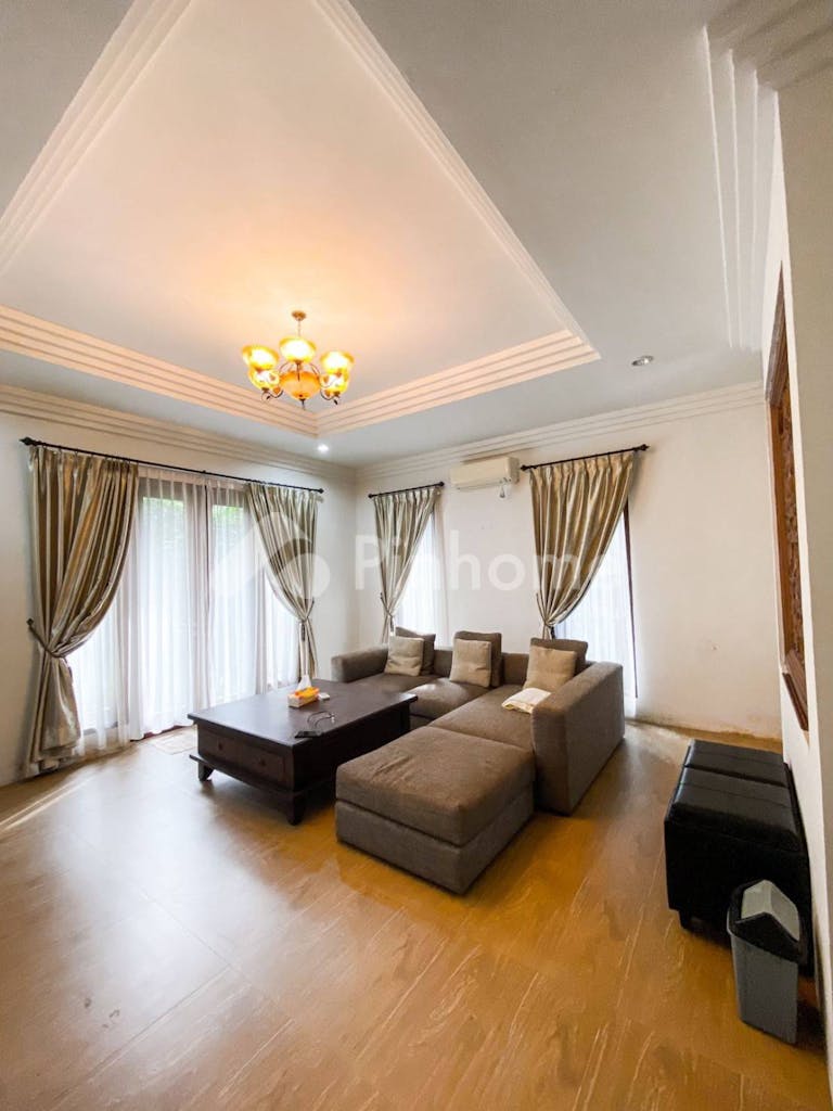 dijual rumah 2 lantai full furnish siap pakai di villa panbil residences - 11