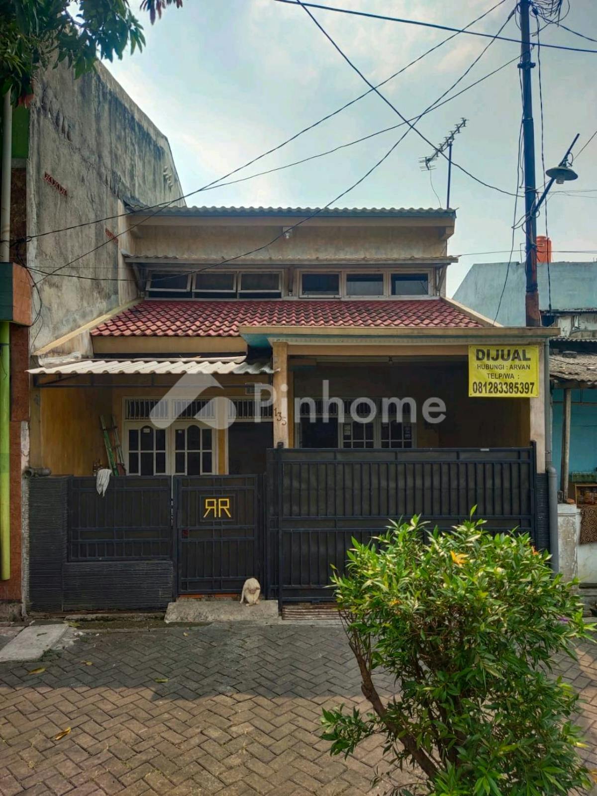 Dijual Rumah 2 Lantai dan Bebas Banjir di Jl. Kentang VI No. 135 - Gambar 1