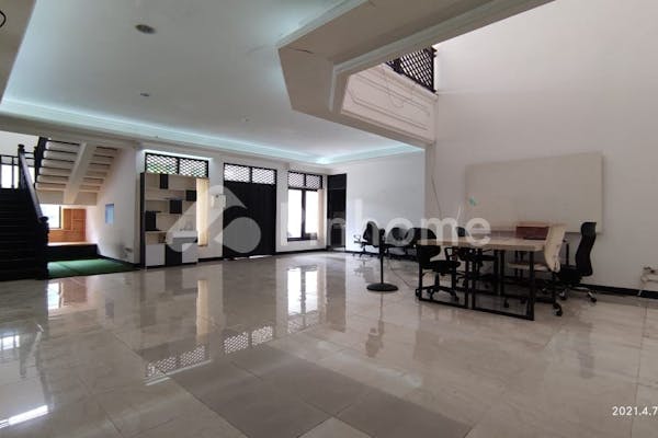 dijual rumah fasilitas terbaik di jalan pelita abdul majid - 13