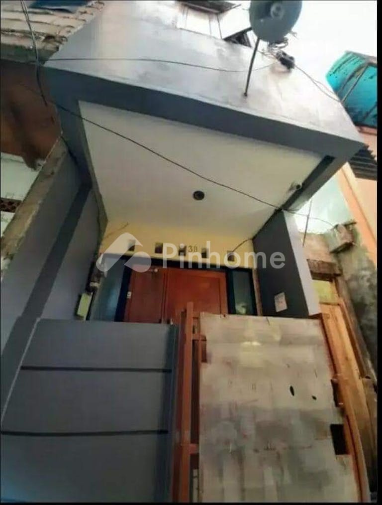 dijual rumah 3 lantai akses jalan motor di kartini - 1