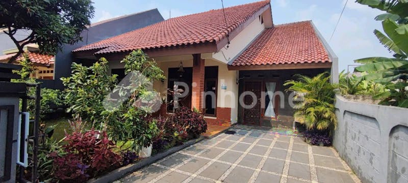 dijual rumah asri terawat dekat pintu tol di kukusan depok - 1