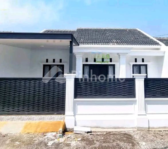 dijual rumah di sayap kota bandung di jalan antapani - 1