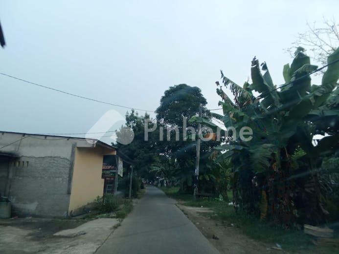 dijual tanah residensial kavling dekat aun alun legok  free shm perunit di kp bungaok no rt05 01  caringin  kec  legok  kabupaten tangerang  banten 15820 - 1