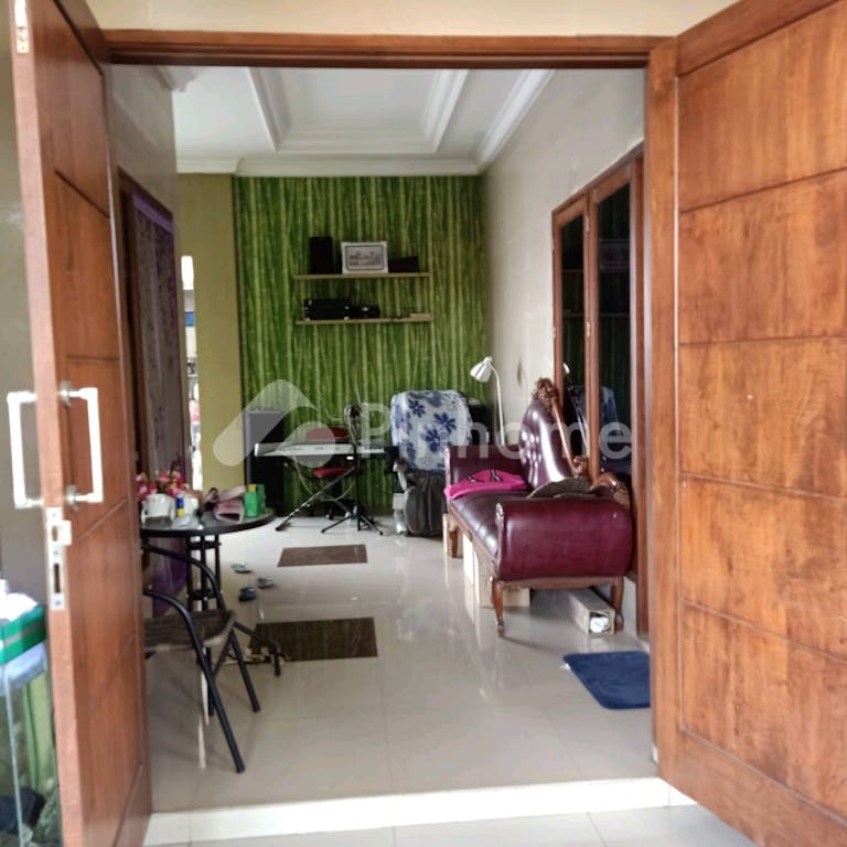 Dijual Rumah Sangat Cocok Untuk Investasi Kawasan Dukuh Pakis di Dukuh Kupang - Gambar 3