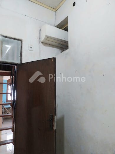 dijual rumah murah shm jakarta pusat di jalan utan panjang 5 - 12