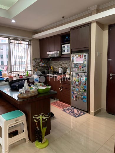 dijual apartemen full furnish siap huni di sudirman park - 10