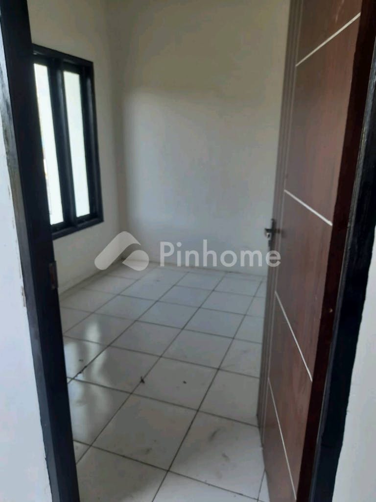 dijual rumah murah tanpa dp di griya lmi - 4